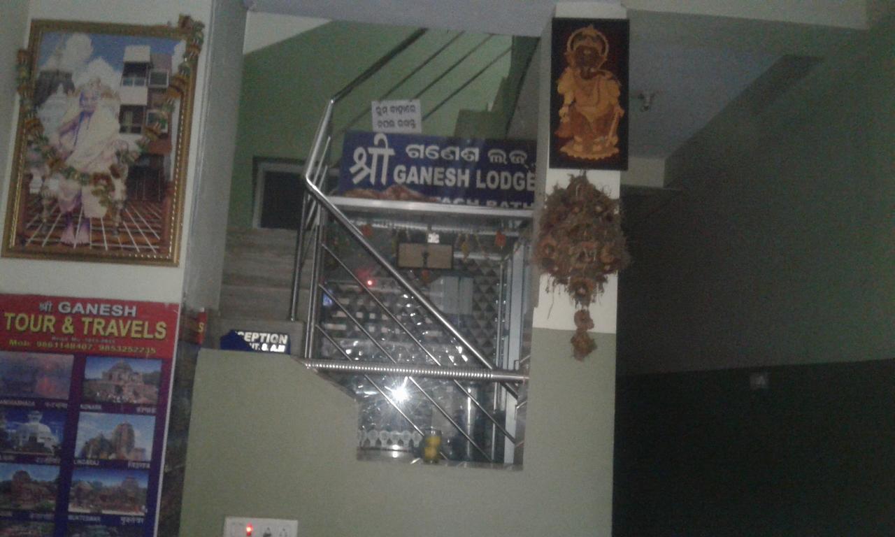 Ganesh Lodge Puri Luaran gambar